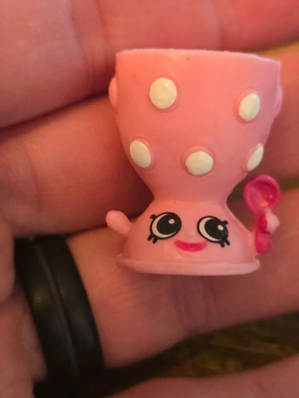 Shopkins Season 4 Edgar Eggcup Mini Figure Pink Polka Dots Spoon Kitchen
